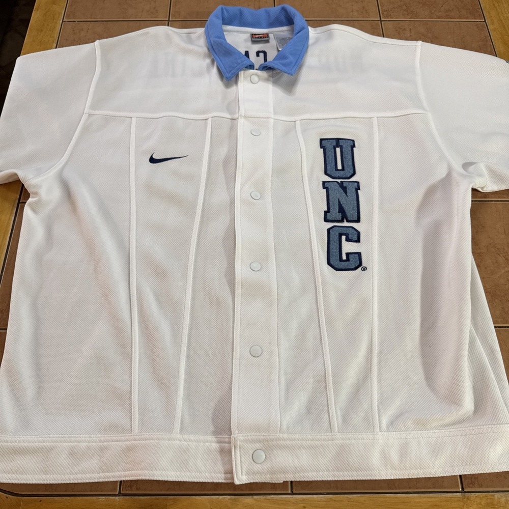 Vintage Nike Team Sports UNC Tar Heels Shooting Jacket Sz Large Snap Closure